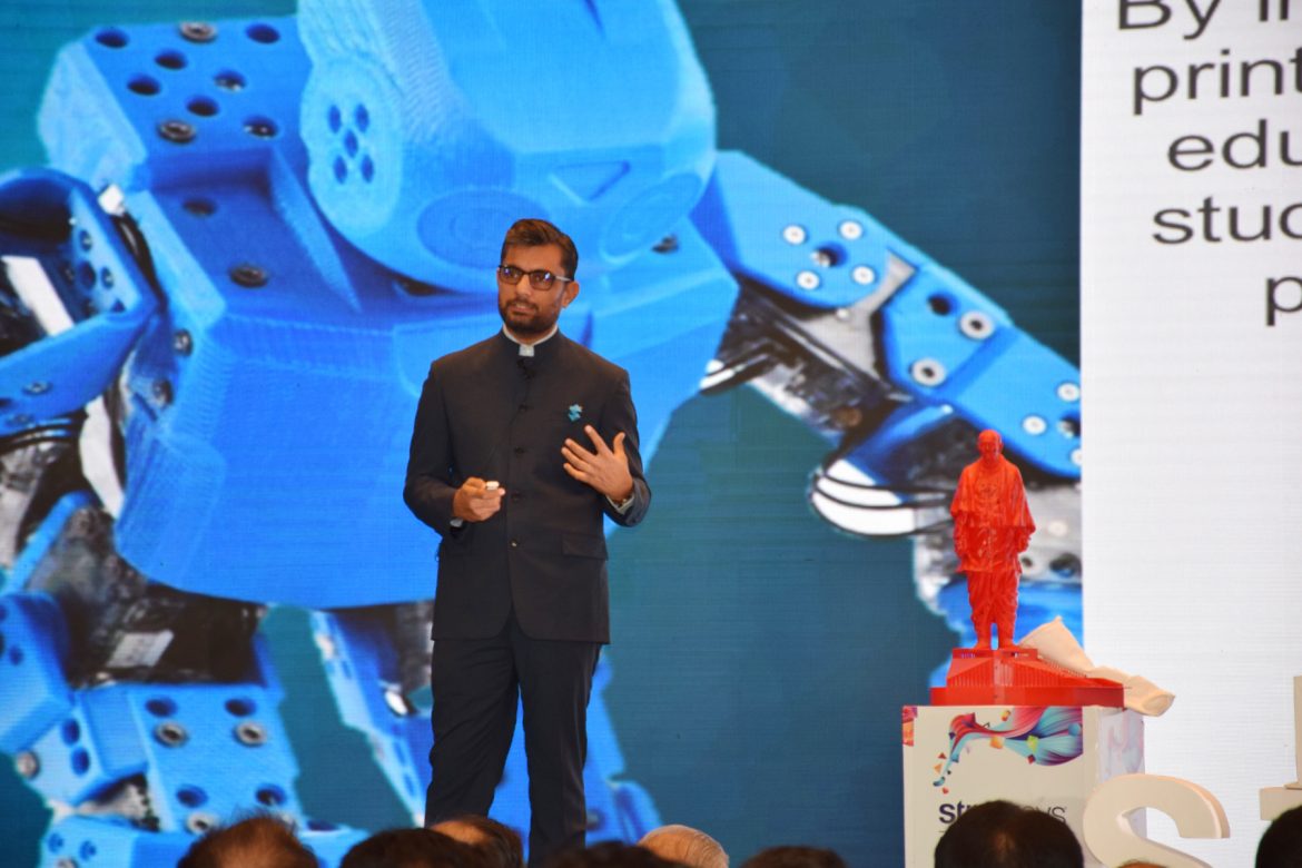 Rajiv Bajaj, MD, India & SEA, Stratasys ,speaking at Stratasys India User Forum, about the usage of Stratasys technology for wind-tunnel testing of the Statue of Unity model, among other success stories