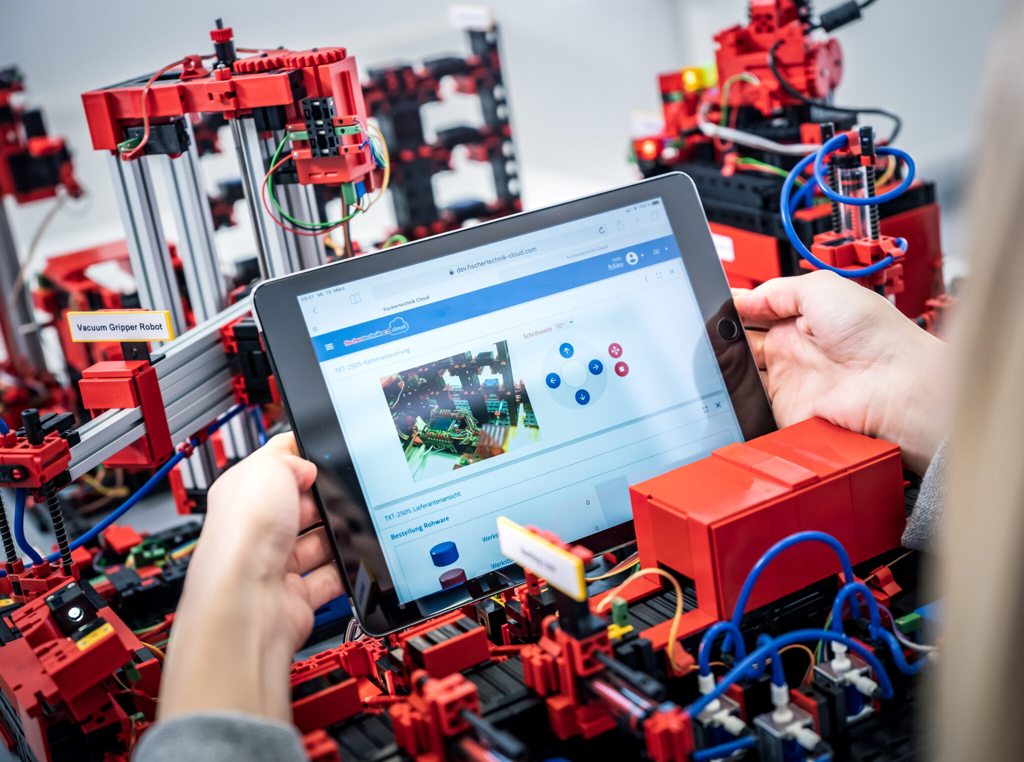 fischertechnik factory simulation systems - Machine Insider